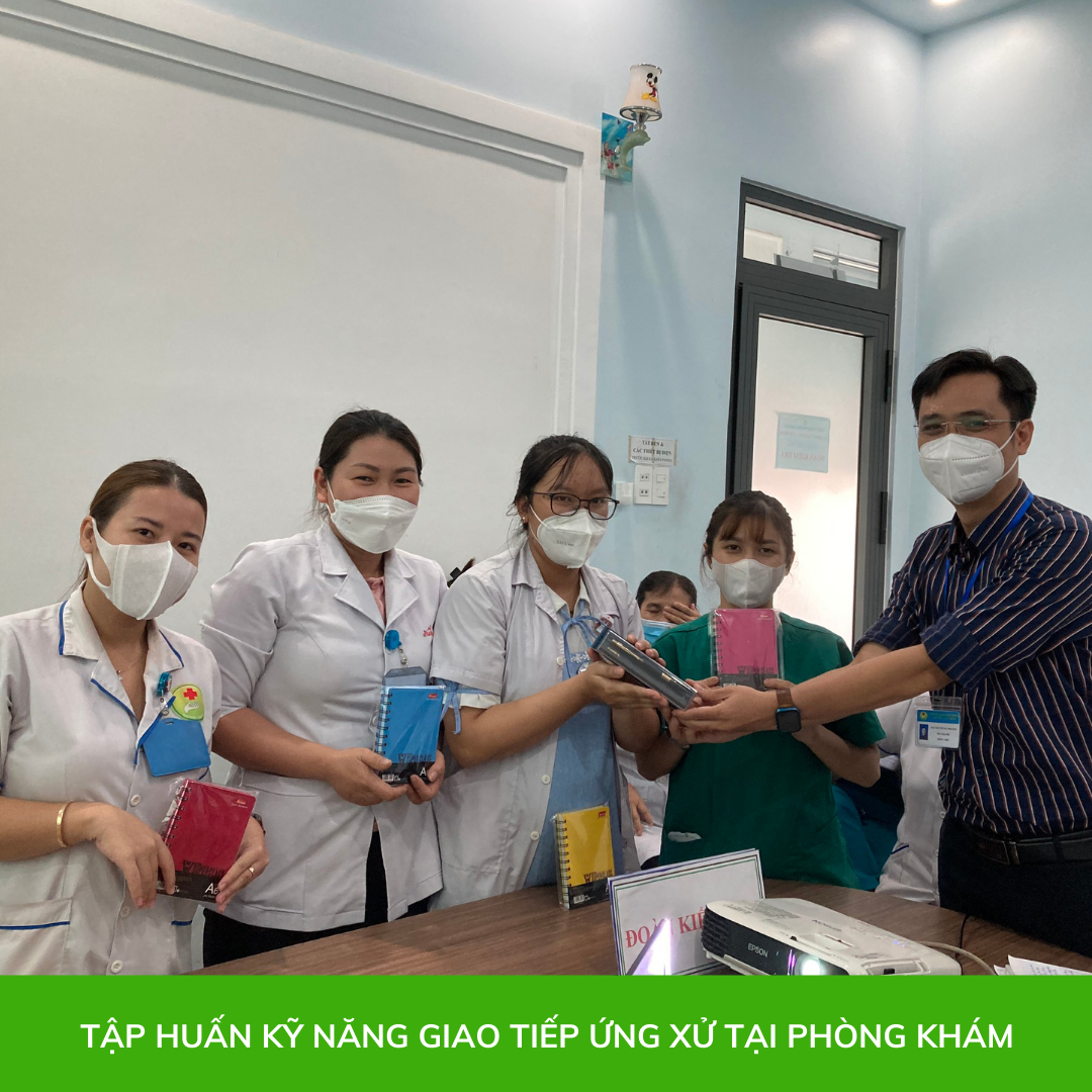 tap-huan-ky-nang-giao-tiep-ung-xu-nganh-y