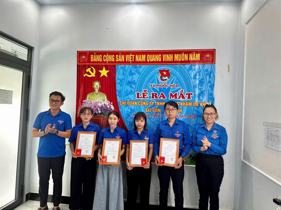 z659699598451896adffa0f1ef8c9ea9cb677cbb4e432b